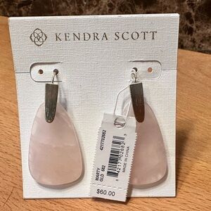 Kendra Scott pink earrings NWT